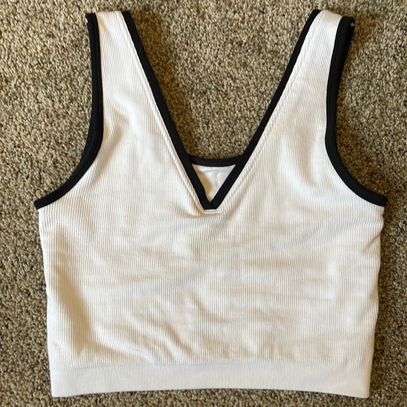 Fabletics Crop - Picture 3 of 6